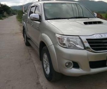 Toyota Hilux   2011 - Cần bán lại xe Toyota Hilux năm 2011, màu bạc, số sàn, giá chỉ 470 triệu