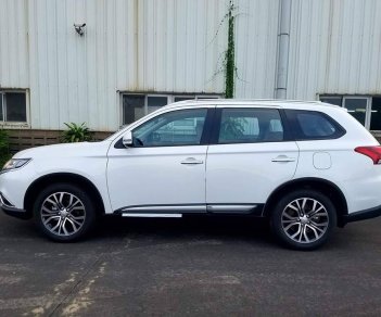 Mitsubishi Outlander CVT 2.0  2018 - Bán Mitsubishi Outlander 2.0 CVT 2018, màu trắng, giá tốt nhất, xe giao ngay