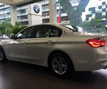 BMW 3 Series  320i   2018 - Cần bán xe BMW 320i đời 2018, màu trắng