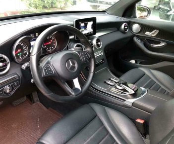 Mercedes-Benz GLC-Class 300 2016 - Cần bán Mercedes-Benz GLC300 đăng ký lần đầu 2016, màu đen mới 95%