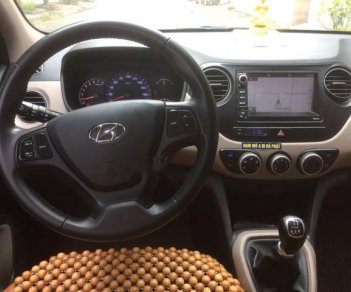 Hyundai Grand i10   2017 - Cần bán lại xe Hyundai Grand i10 năm 2017, màu đỏ số sàn