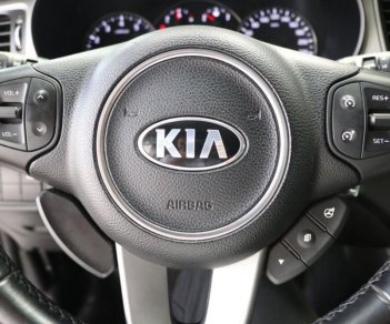 Kia Rondo 2.0AT 2015 - Bán xe Kia Rondo 2.0AT năm 2015, màu bạc, 566 triệu