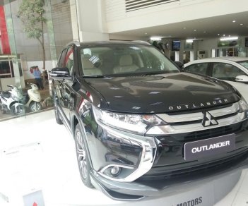 Mitsubishi Outlander CVT 2.4 Premium  2018 - Bán Mitsubishi Outlander CVT 2.4 Premium 2018, có xe giao ngay, giá tốt hết nấc