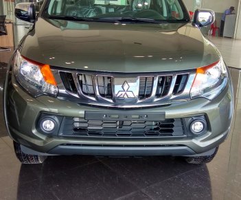 Mitsubishi Triton 2018 - Bán xe bán tải Mitsubishi 1 cầu tự động, màu xanh rêu ở Quảng Bình. LH: 0911821513