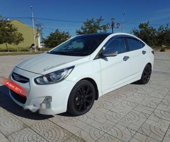 Hyundai Accent   2011 - Bán xe Hyundai Accent năm sản xuất 2011, màu trắng ít sử dụng