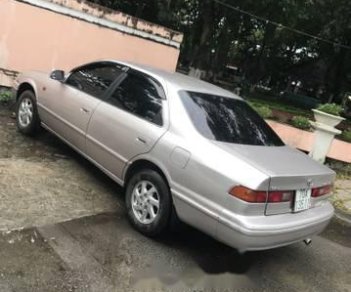 Toyota Camry 2000 - Cần bán Toyota Camry năm sản xuất 2000, màu bạc