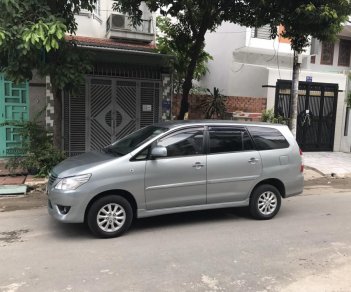 Toyota Innova G 2014 - Mình bán Toyota Innova G 2014 số tự động, màu bạc, xe đẹp, zin nguyên