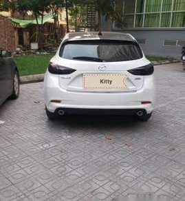 Mazda 3 2017 - Cần bán xe Mazda 3 đời 2017, màu trắng xe gia đình