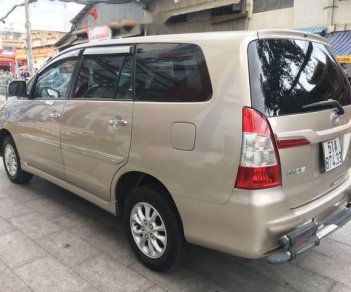 Toyota Innova 2014 - Bán ô tô Toyota Innova 2014 xe gia đình, giá chỉ 585 triệu