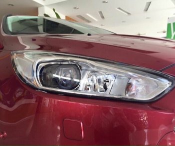 Ford Focus Titanium 2018 - Bán Focus Titanium cao cấp màu đỏ, trắng, xám, giao ngay tại Hà Giang, giá tốt, trả góp lãi thấp LH: 0941921742