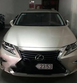 Lexus ES  250 2016 - Cần bán gấp Lexus ES250 đời 2016, màu trắng