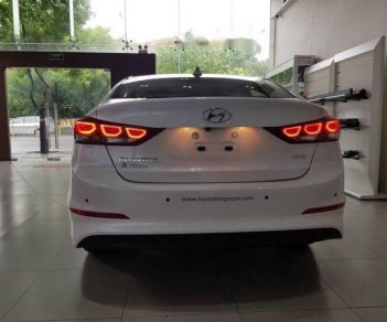 Hyundai Elantra 2018 - Cần bán Hyundai Elantra năm sản xuất 2018, giao ngay đủ màu