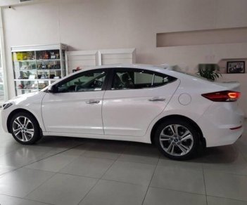 Hyundai Elantra 2018 - Cần bán Hyundai Elantra năm sản xuất 2018, giao ngay đủ màu