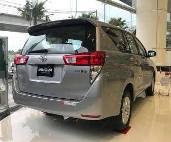 Toyota Innova E  2018 - Bán Toyota Innova 2018, chỉ với 200 triệu đồng sở hữu ngay xe