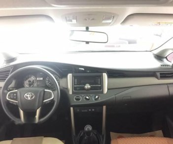 Toyota Innova   2018 - Bán ô tô Toyota Innova năm 2018, màu xám giá cạnh tranh