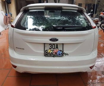 Ford Focus 2010 - Cần bán Ford Focus năm sản xuất 2010, màu trắng  