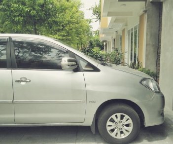 Toyota Innova G 2010 - Bán ô tô Toyota Innova G sản xuất năm 2010, màu bạc