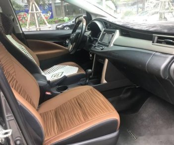 Toyota Innova 2.0G AT 2017 - Bán xe Toyota Innova 2.0G AT sản xuất 2017, màu xám, biển Sài Gòn
