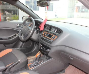 Hyundai i20 Active AT 2015 - Bán ô tô Hyundai i20 Active đời 2015, màu đỏ, xe nhập