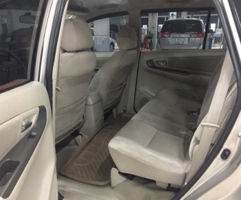 Toyota Innova 2015 - Bán Innova số tự động, đời 2015, màu nâu vàng, giá thương lượng