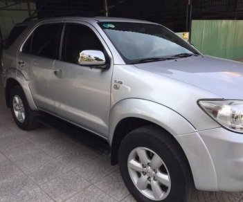 Toyota Fortuner G 2010 - Cần bán lại xe Toyota Fortuner G sản xuất 2010, màu bạc