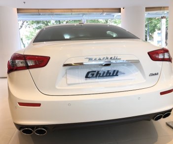 Maserati Ghibli 2018 - Bán xe Maserati Ghibli màu trắng, nhập khẩu, mới 100% từ Ý, chính hãng giá tốt nhất