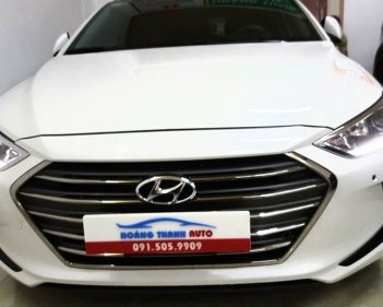 Hyundai Elantra  2.0 AT  2017 - Cần bán lại xe Hyundai Elantra 2.0 AT năm sản xuất 2017, màu trắng  