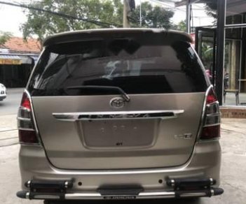 Toyota Innova   2015 - Cần bán xe Toyota Innova năm sản xuất 2015, màu vàng, giá 555tr