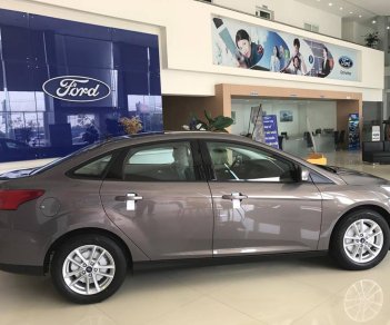 Ford Focus Trend 2018 - Đại Lý Ford Lào Cai bán Focus Trend màu ghi xám, giá tốt, giao ngay hỗ trợ trả góp. LH: 0941921742