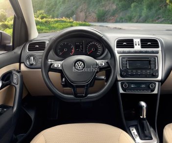 Volkswagen Polo   2017 - Bán Volkswagen Polo Sedan năm 2017, màu trắng, nhập khẩu nguyên chiếc