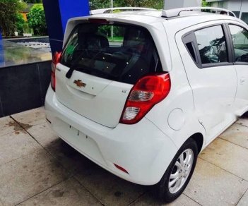 Chevrolet Spark 2018 - Bán ô tô Chevrolet Spark 2018, màu trắng, giá chỉ 299 triệu