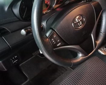 Toyota Yaris  1.3 AT  2015 - Cần bán gấp Toyota Yaris 1.3 AT năm 2015, màu đỏ, nhập khẩu  