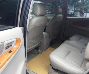 Toyota Innova 2.0G 2011 - Cần bán Toyota Innova 2.0G đời 2011, màu bạc như mới