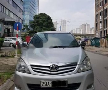 Toyota Innova  2.0G 2011 - Cần bán Toyota Innova năm 2011, màu bạc, xe gia đình