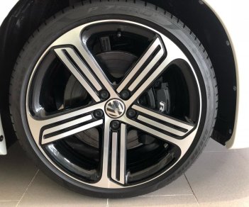 Volkswagen Scirocco 2017 - Bán Volkswagen Scirocco R đời 2017, màu trắng, nhập khẩu nguyên chiếc