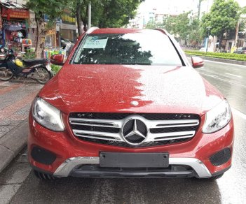 Mercedes-Benz GLC-Class 250 4matic 2016 - Mercedes-Benz GLC-Class 250 4matic đời 2016, màu đỏ xe gia đình đi rất giữ gìn test hãng thoải mái. Hỗ trợ bank 70%