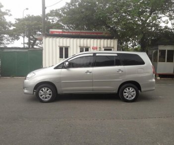 Toyota Innova 2.0G 2011 - Cần bán xe Toyota Innova 2.0G đời 2011, màu bạc giá cạnh tranh