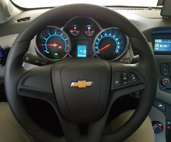 Chevrolet Cruze LT 2016 - Bán Chevrolet Cruze LT 2016, màu trắng ít sử dụng