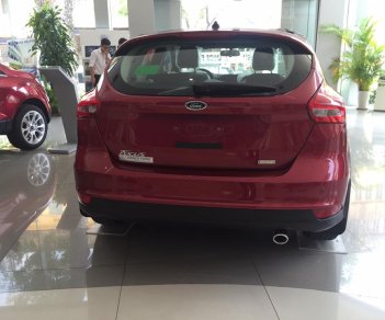 Ford Focus Titanium 2018 - Bán Ford Focus giao ngay, đủ màu, giảm cực mạnh, hỗ trợ 80%, 8 năm - LH: 0942552831 