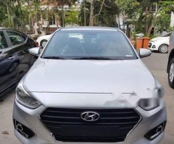 Hyundai Accent  MT 2018 - Bán Hyundai Accent MT đời 2018, màu bạc, giao xe sớm