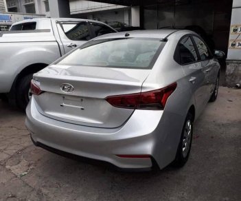 Hyundai Accent  MT 2018 - Bán Hyundai Accent MT đời 2018, màu bạc, giao xe sớm