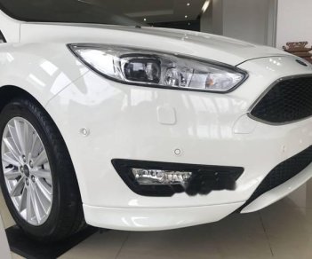 Ford Focus   1.5L Ecoboost 2018 - Bán xe Ford Focus 1.5L Ecoboost 2018, màu trắng giá cạnh tranh