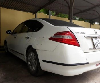 Nissan Teana 2010 - Bán ô tô Nissan Teana đời 2010, màu trắng, xe nhập chính chủ  