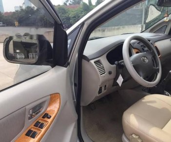 Toyota Innova  2.0 G 2011 - Bán Toyota Innova 2.0 G năm 2011, màu bạc