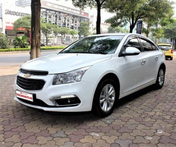 Chevrolet Cruze LT 2017 - Bán xe Chevrolet Cruze LT sản xuất năm 2017, màu trắng, giá chỉ 475 triệu