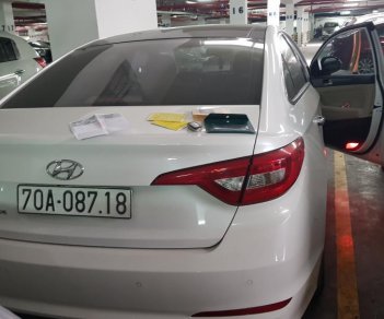 Hyundai Sonata 2.0AT 2015 - Bán xe Hyundai Sonata 2.0 2016, màu trắng, xe nhập, pô thể thao, cảm biến áp suất lốp