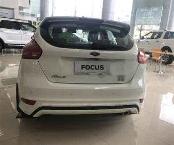 Ford Focus   1.5L Ecoboost 2018 - Bán xe Ford Focus 1.5L Ecoboost 2018, màu trắng giá cạnh tranh