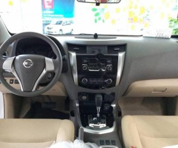 Nissan Navara EL 2.5 AT 2WD 2018 - Bán ô tô Nissan Navara EL 2.5 AT 2WD năm 2018, màu bạc, nhập khẩu, giá 645tr