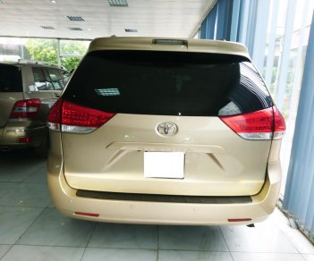 Toyota Sienna  2.7LE 2010 - Bán Toyota Sienna 2.7LE model 2011, màu vàng cát