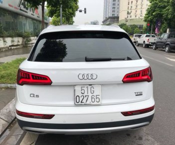 Audi Q5 2.0 2017 - Cần bán Audi Q5 2.0 sản xuất 2017, đăng ký 2018